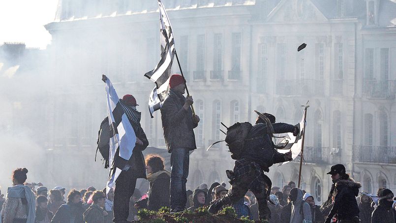 http://juralib.noblogs.org/files/2014/04/11.jpg
