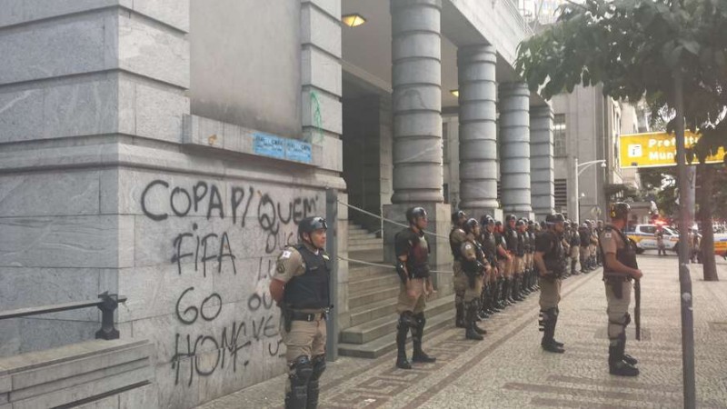 Emeutes à Rio, Belo Horizonte, Porto Alegre et Sao Paulo